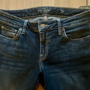 Lucky Brand Women's Deep Indigo Jeans size 27. Inseam 31”.